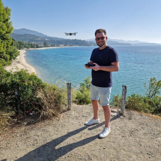 Dominik Scheffke steuert seine Drohne